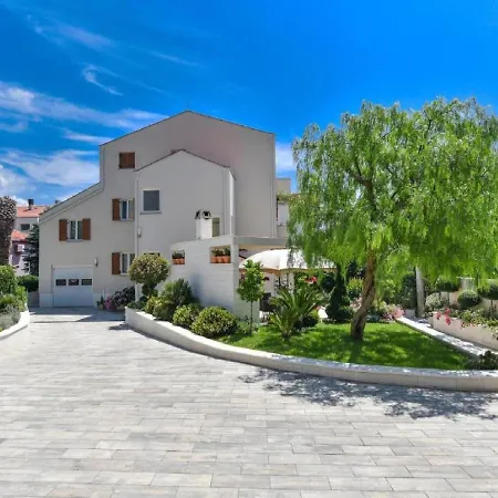 Calypso Royal Apartment