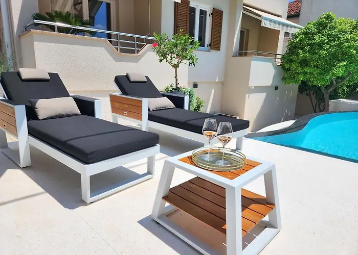 Calypso Royal شقة